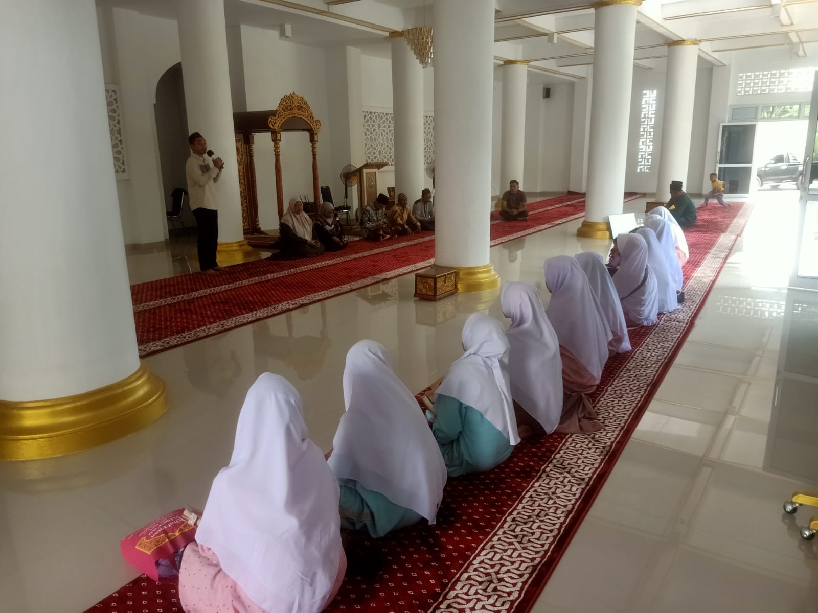 Dalam Menyambut HSN 2023, PCNU Bersama Kejari Basel Adakan Khataman Qur’an di Masjid Adli Adyaksa